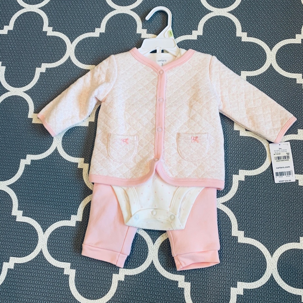 Carters - 3 pieces baby clothing